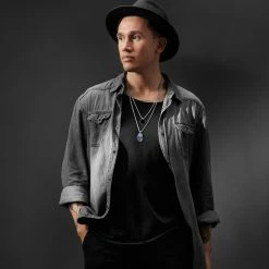 Arkai Set de 2 colliers superposés : chaîne à pierre sodalite et collier à pendentif onyx noir Orisun -Colliers Soldes 14 1 24649