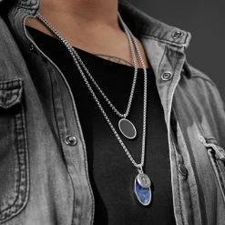 Arkai Set de 2 colliers superposés : chaîne à pierre sodalite et collier à pendentif onyx noir Orisun -Colliers Soldes 14 3 24649bm