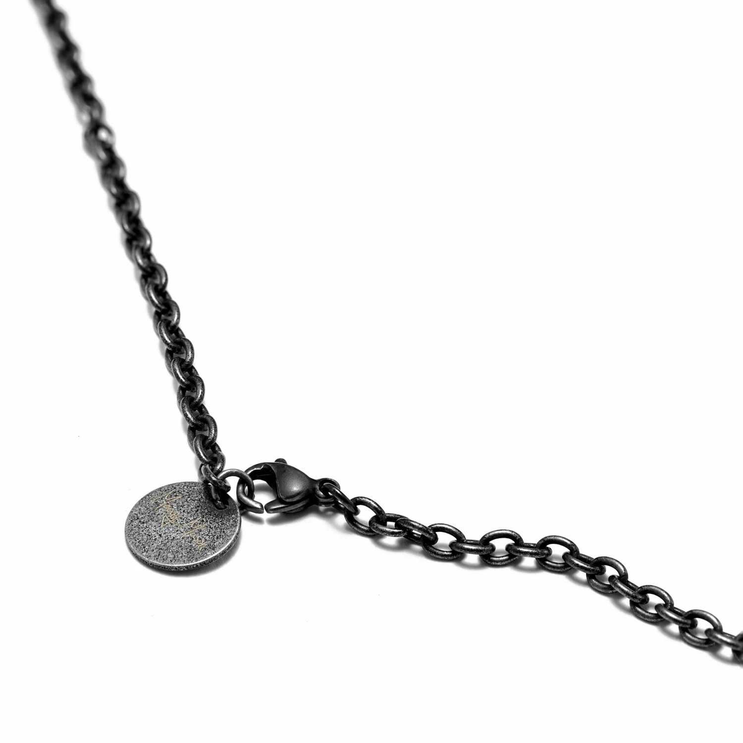 Moody Mason Collier Jax en acier gris à pendentif tête de loup 6 Moody Mason Collier Jax en acier gris à pendentif tête de loup – Image 4