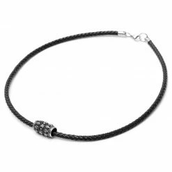 Fort Tempus Collier en cuir noir et pendentif motif tête de mort -Colliers Soldes 3 1 135 1 45 1 57 1 176