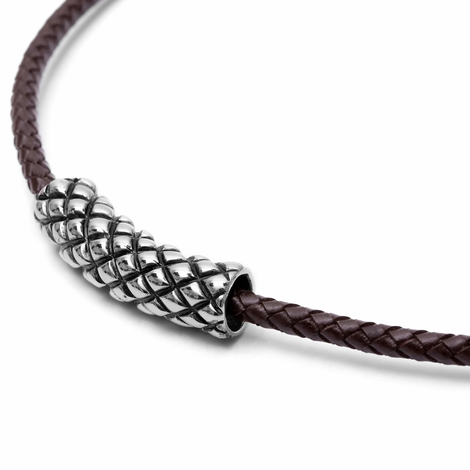 Fort Tempus Collier en cuir marron et pendentif acier quadrillage 4 Fort Tempus Collier en cuir marron et pendentif acier quadrillage – Image 2