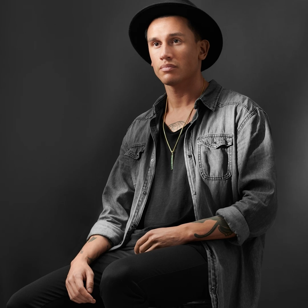 Arkai Collier à pendentif en jade africain Orisun Abel 5 Arkai Collier à pendentif en jade africain Orisun Abel – Image 3