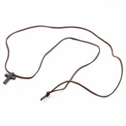 Lucleon Collier "Le Fils" à croix chrétienne en métal noir et cordon de cuir 9 Lucleon Collier "Le Fils" à croix chrétienne en métal noir et cordon de cuir -Colliers Soldes 8 3 1 187