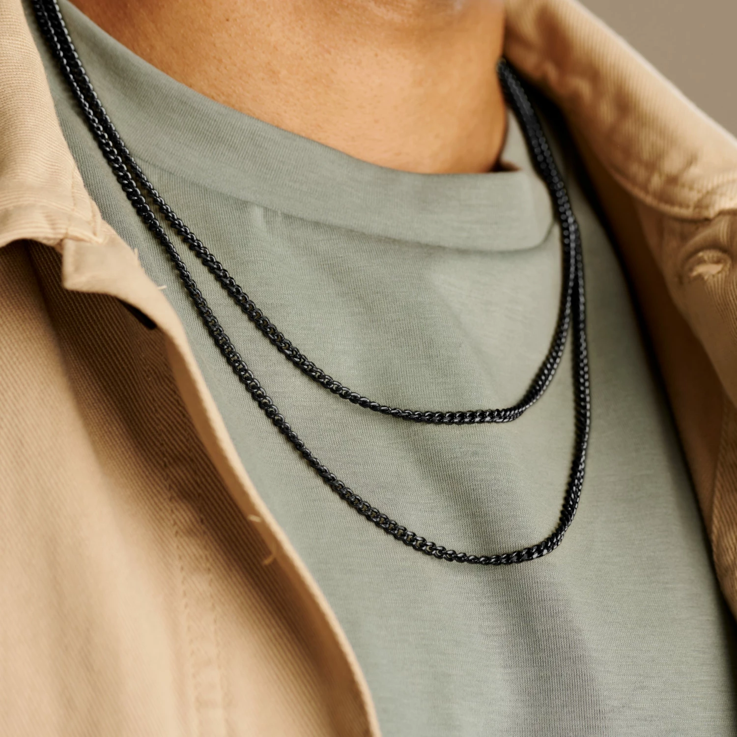 Arkai Collier noire Rico à double chaîne 4 Arkai Collier noire Rico à double chaîne – Image 2