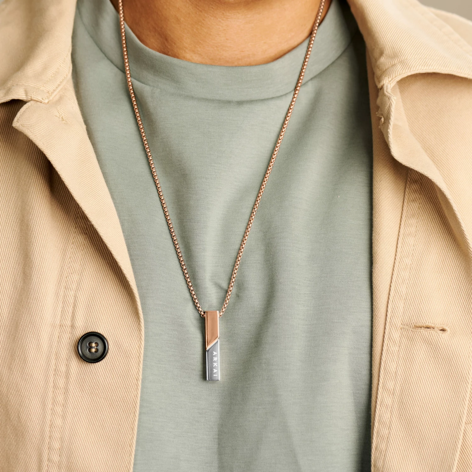 Arkai Collier Rico à pendentif couleur or rose et argent 5 Arkai Collier Rico à pendentif couleur or rose et argent – Image 3