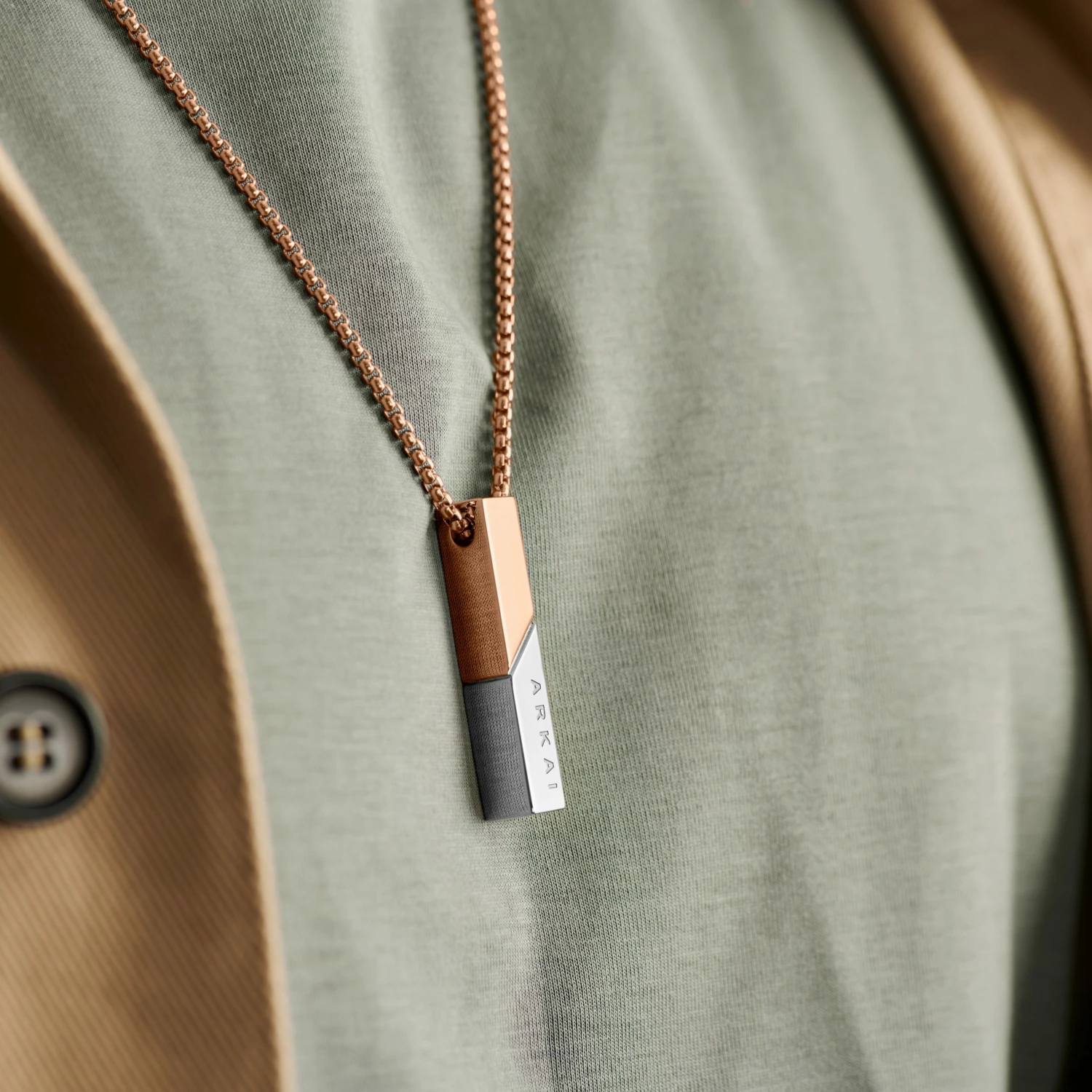 Arkai Collier Rico à pendentif couleur or rose et argent 4 Arkai Collier Rico à pendentif couleur or rose et argent – Image 2