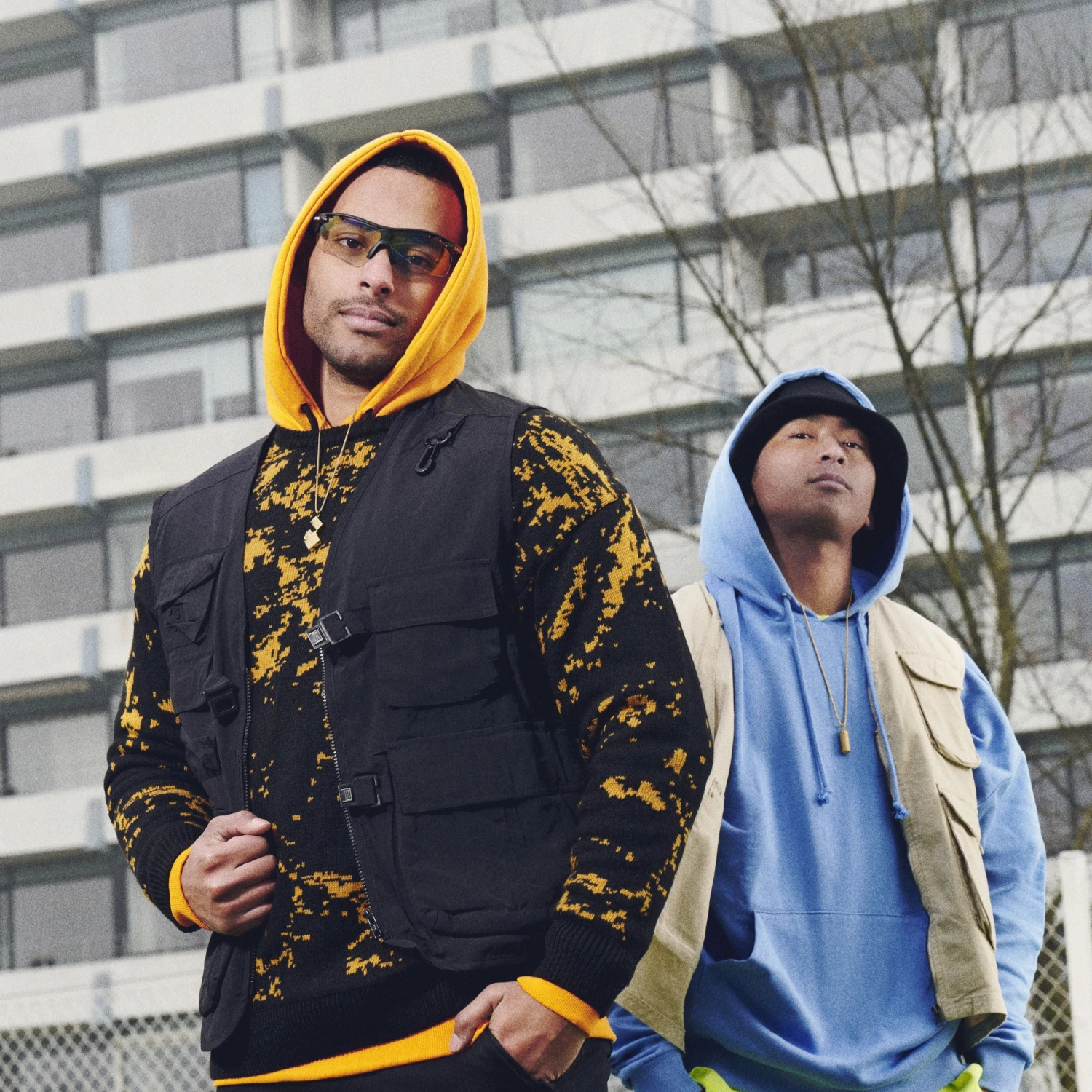 Otsu Egan | Collier Le briquet en métal doré 5 Otsu Egan | Collier Le briquet en métal doré – Image 3