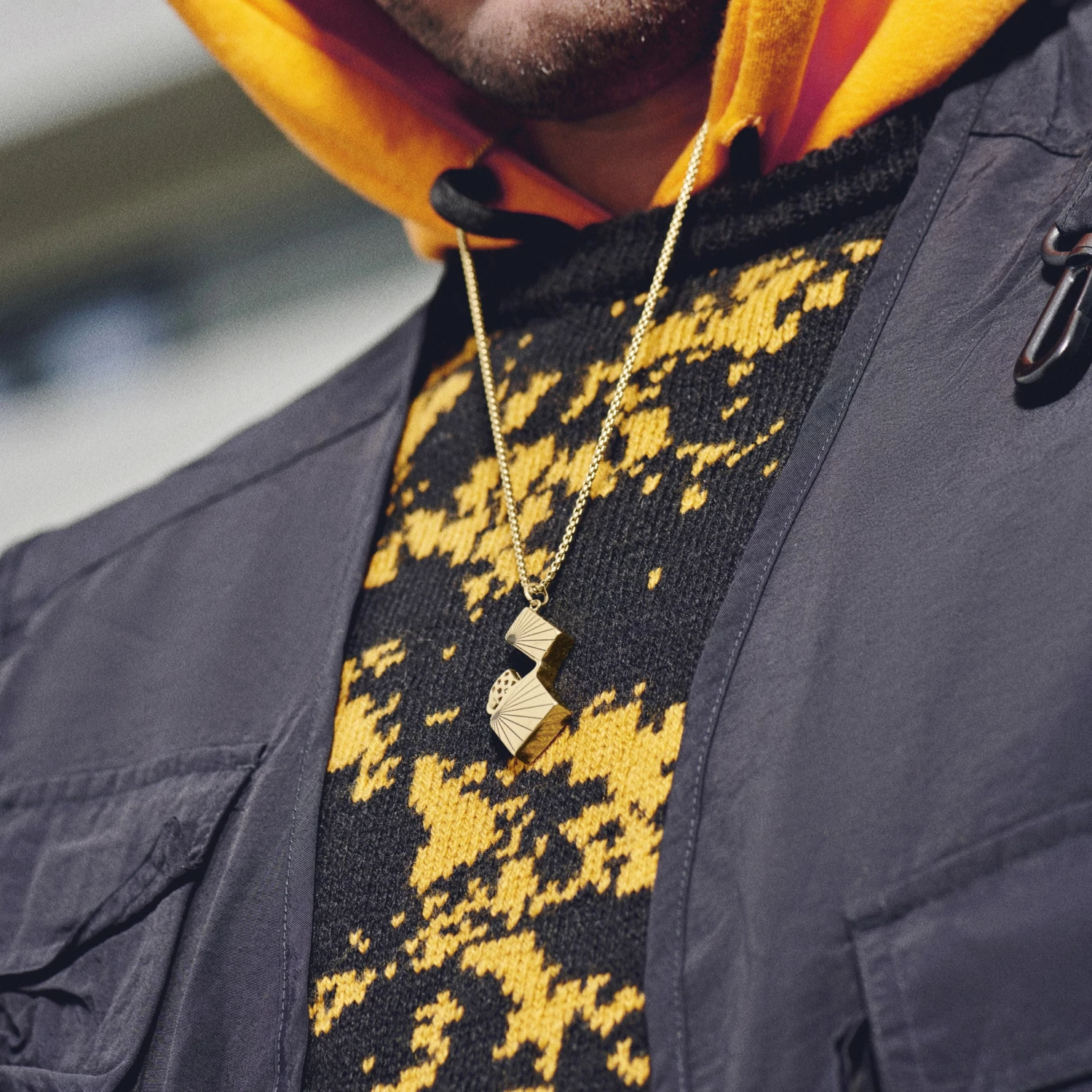 Otsu Egan | Collier Le briquet en métal doré 4 Otsu Egan | Collier Le briquet en métal doré – Image 2