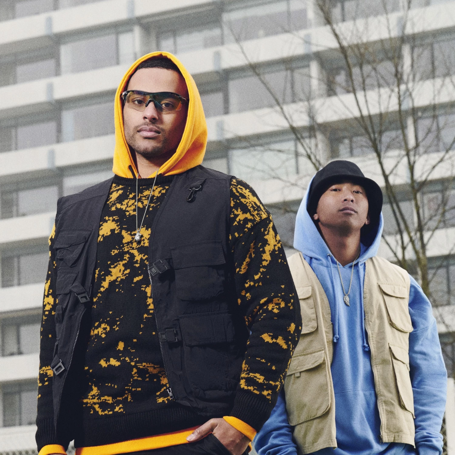 Otsu Egan | Collier Le coeur en métal argenté 5 Otsu Egan | Collier Le coeur en métal argenté – Image 3