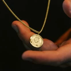 Lucleon Collier à pendentif hindou en acier doré -Colliers Soldes modelpic 14547 1