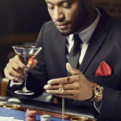 Seizmont Ace | Collier doré à pendentif jeton de poker "Le numéro 7" 10 Seizmont Ace | Collier doré à pendentif jeton de poker "Le numéro 7" -Colliers Soldes rel ace drop27 id killian 1x1 2 25454