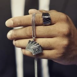 Seizmont Ace | Collier argenté avec pendentif "La quinte flush royale" -Colliers Soldes rel ace drop27 silver id killian 1x1 31