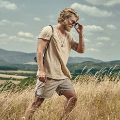 Arkai Atlas | Collier en acier doré à pendentif étoile polaire 10 Arkai Atlas | Collier en acier doré à pendentif étoile polaire -Colliers Soldes rel atlas drop35 star2 tobias stelzner 1x1 4 25868 25807