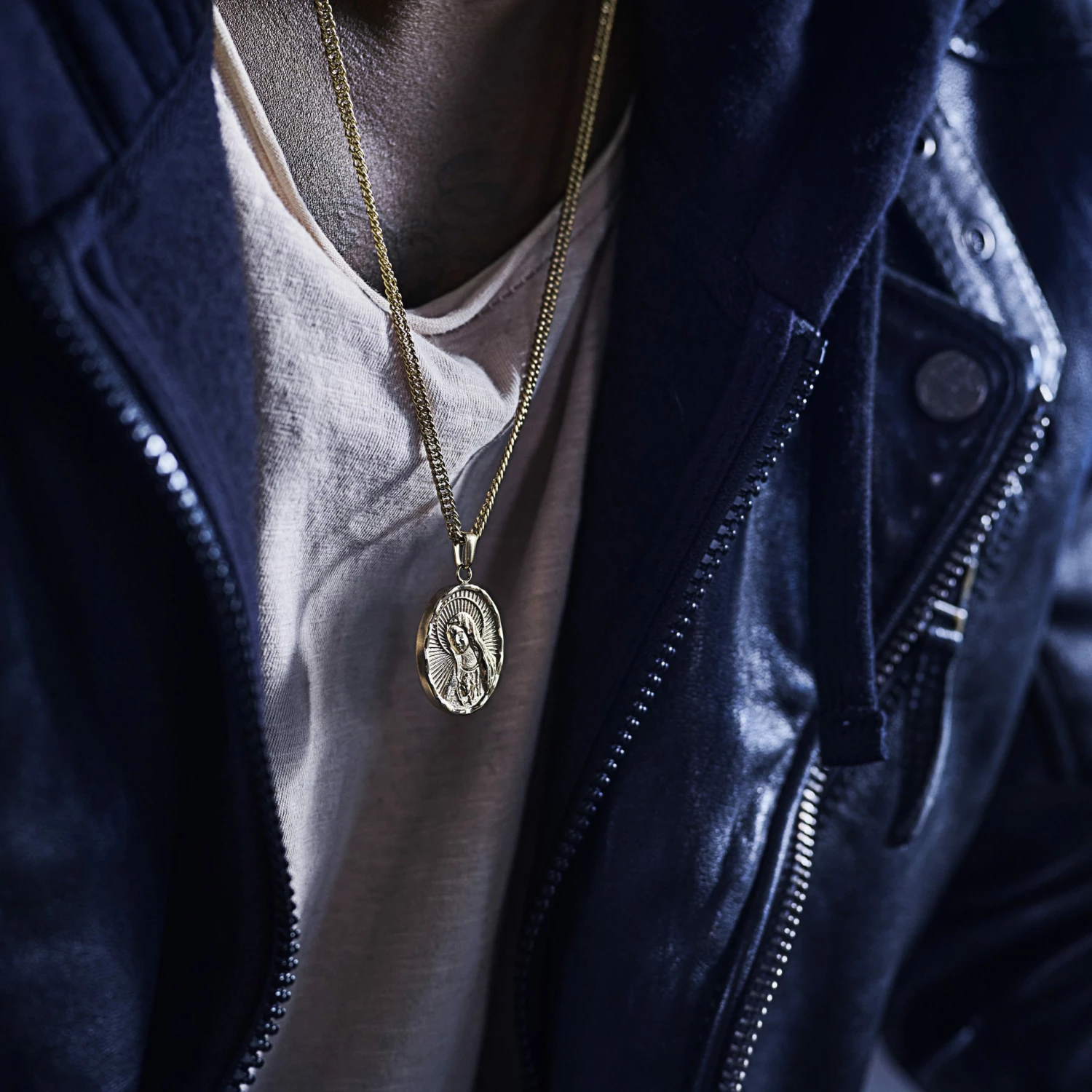 Lucleon Sanctus | Collier doré Le Cœur Immaculé de Marie 4 Lucleon Sanctus | Collier doré Le Cœur Immaculé de Marie – Image 2