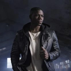 Lucleon Sanctus | Collier en métal doré à l'effigie de la Vierge Marie 10 Lucleon Sanctus | Collier en métal doré à l'effigie de la Vierge Marie -Colliers Soldes rel coin 1x1 25162 1