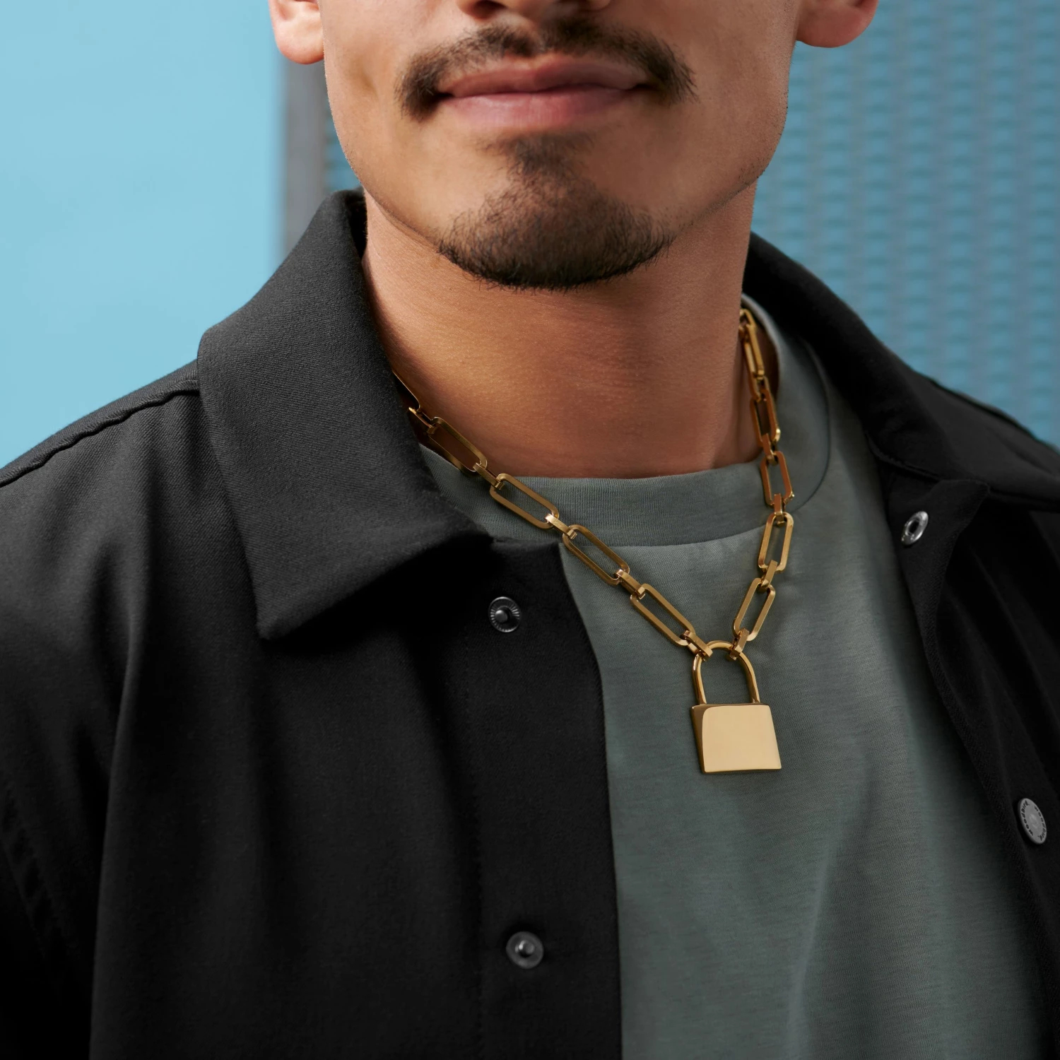 Lucleon Collier Carter Amager à chaîne dorée et pendentif cadenas 6 Lucleon Collier Carter Amager à chaîne dorée et pendentif cadenas – Image 4