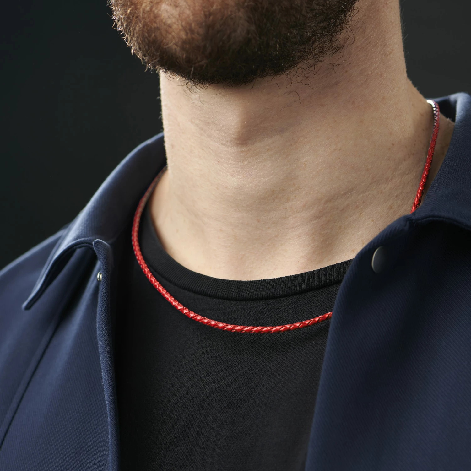 Collin Rowe Collier en cuir rouge tressé 3 mm 4 Collin Rowe Collier en cuir rouge tressé 3 mm – Image 3