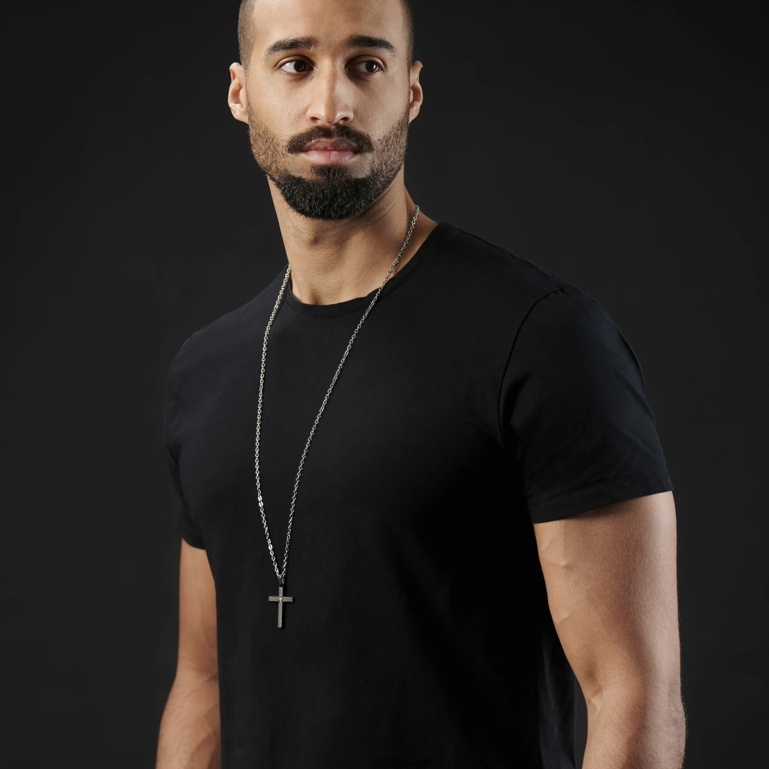 Fort Tempus Petite croix noire avec chaine en acier inoxydable 8 Fort Tempus Petite croix noire avec chaine en acier inoxydable – Image 6