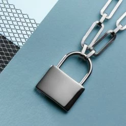 Lucleon Collier Carter Amager à chaîne argentée et pendentif cadenas -Colliers Soldes rst sc2021 ig sm 23047 23045 23046 1x1 1762 10 s1