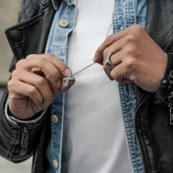 Lucleon Collier à croix argentée Le Fils -Colliers Soldes sdfjsdf893525