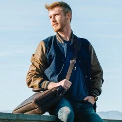 Lucleon Collier en cuir à pendentif doré La coupure -Colliers Soldes square 1 22